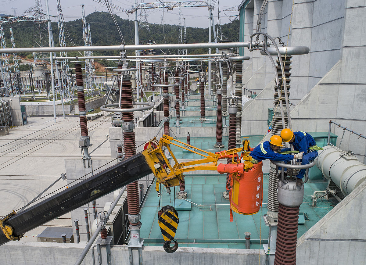 不停电检修智能吊线钩：高效安全吊装解决方案