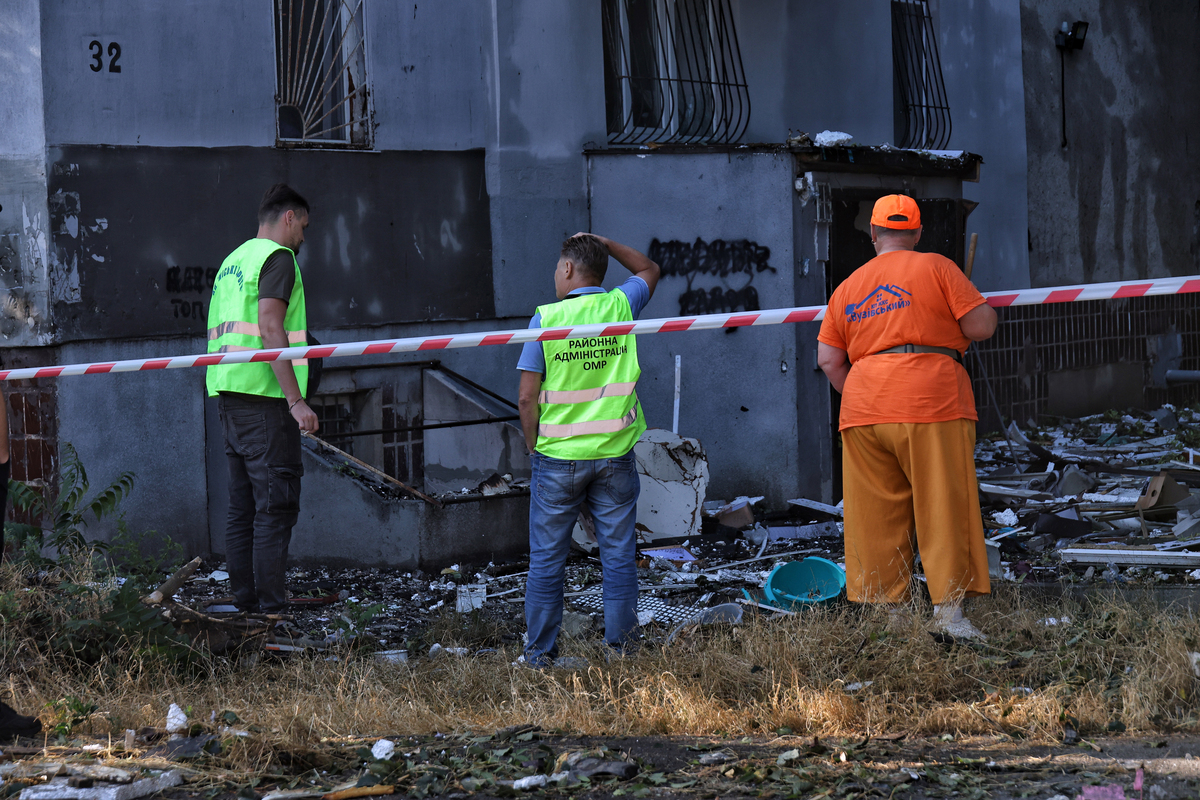 紧急通知：桥梁即将坍塌，仅剩数小时救援时间！