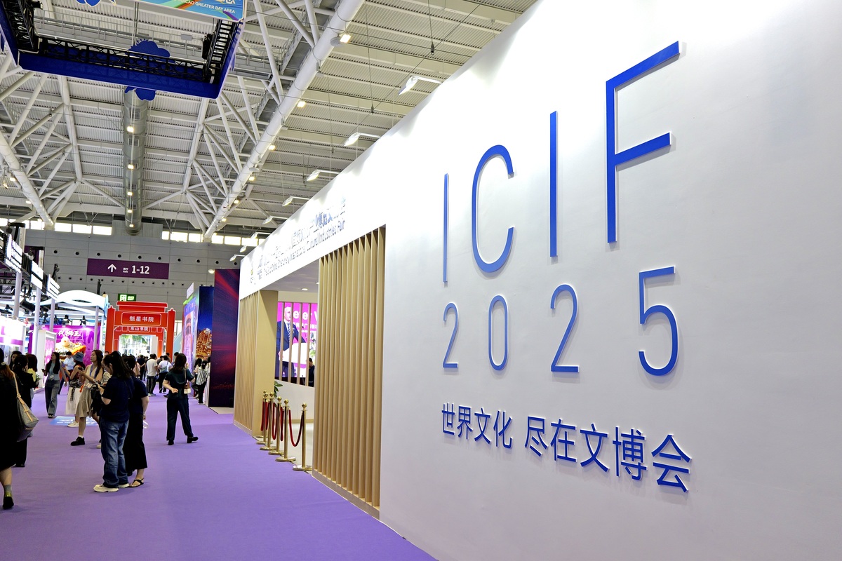 经济・社会信息1广交会开幕 成交金额受关注2上海车展开幕 日本车企携EV登场3人民银行连续8个月维持LPR不变4超级高铁 首次试运行在上海⇔杭州5中国入境前检测 将于4月29日起接受抗原检测结果61月至3月手机出货量处于10年以来最低水平7蓝思投资87亿元 在江苏省泰州市增产精密部件8蓝思科技2022年利润增长18 汽车业务增长9最近7个品牌的新能源汽车持续降价10马自达 到2025年在中国