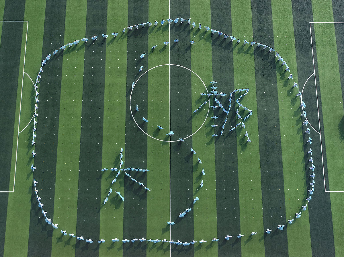 大学运动会加油稿：点燃激情，为青春喝彩！