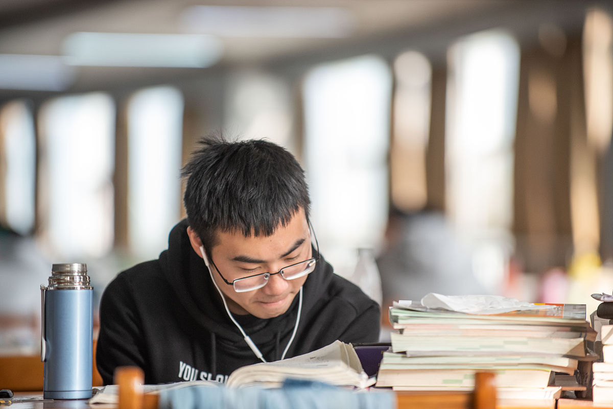 考研逆袭：普通家庭学子如何用坚持和勤奋取得成功