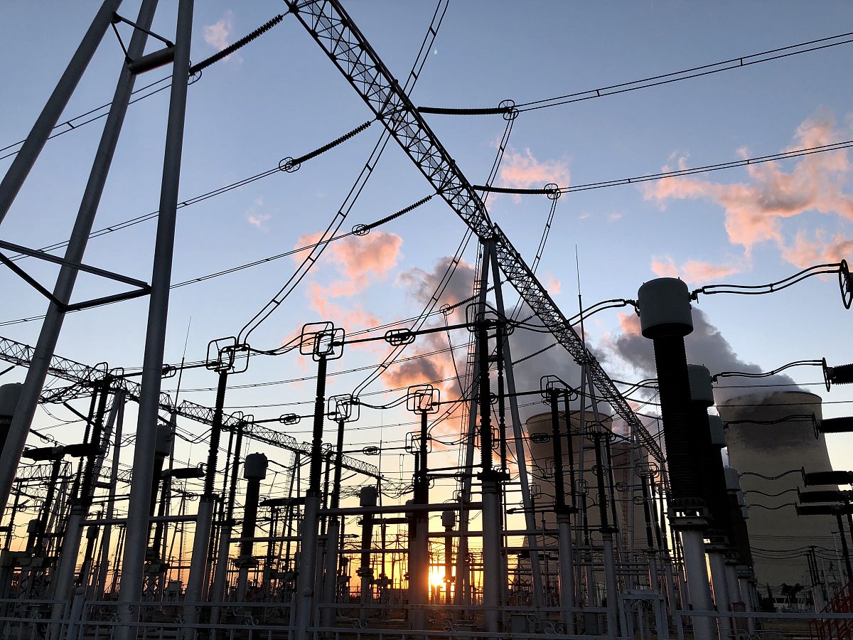 变电站：电力系统中的重要角色