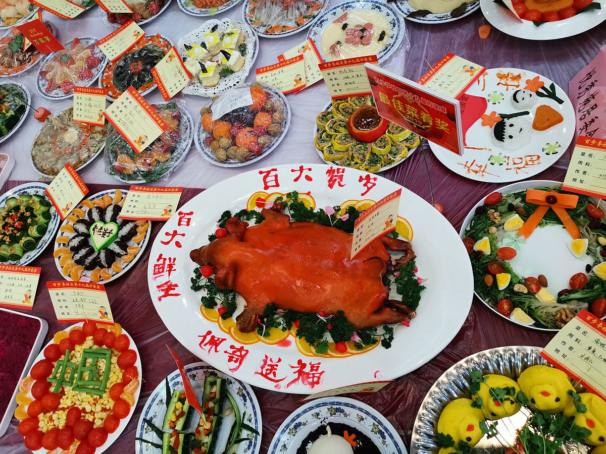佛山除夕夜，一桌团圆饭，满载家的味道