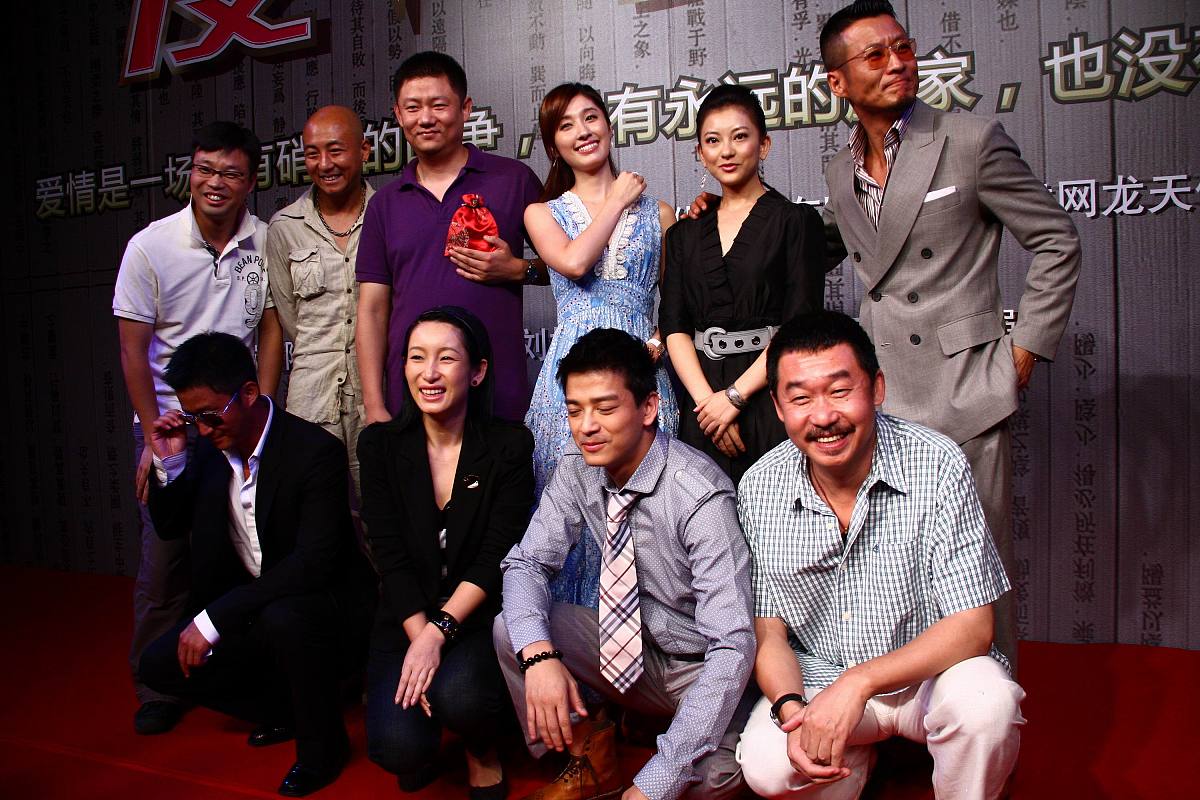 1200字关于如何指导演员和团队来实现自己的想象？