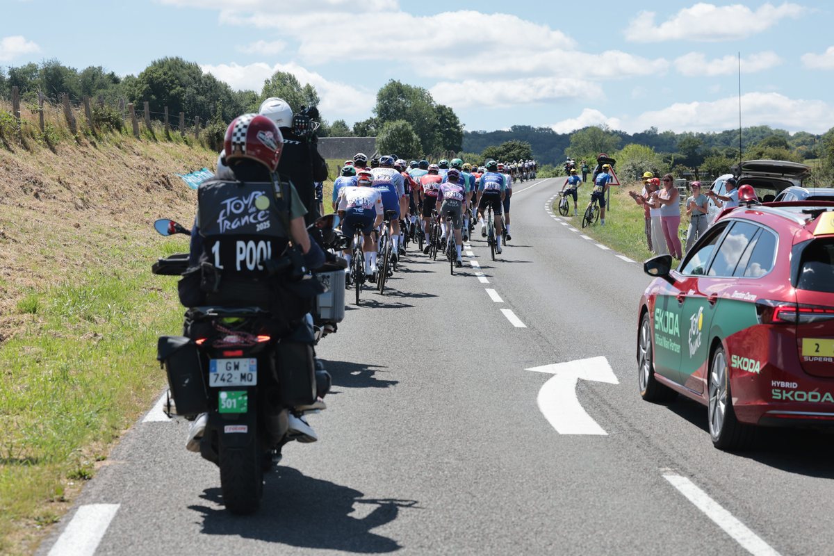 帮忙想二十个短句前一句是：自在905接后一句要求：押韵、车友会相关