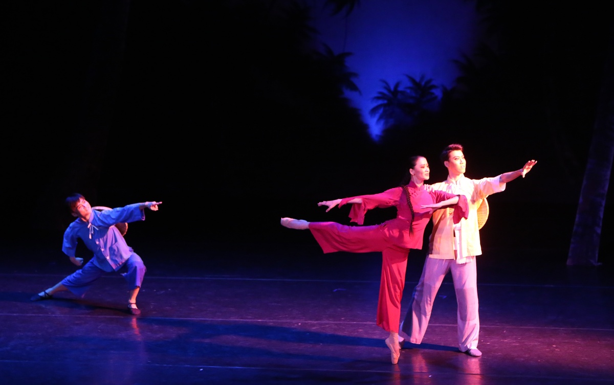 舞蹈花儿十八的创作背景回答加拓展。