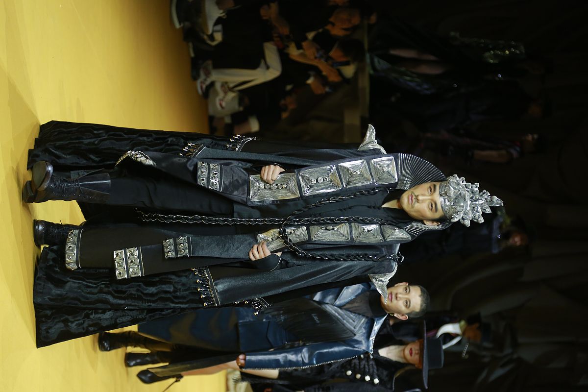 我发现了团结的力量 写一篇300字小学作文