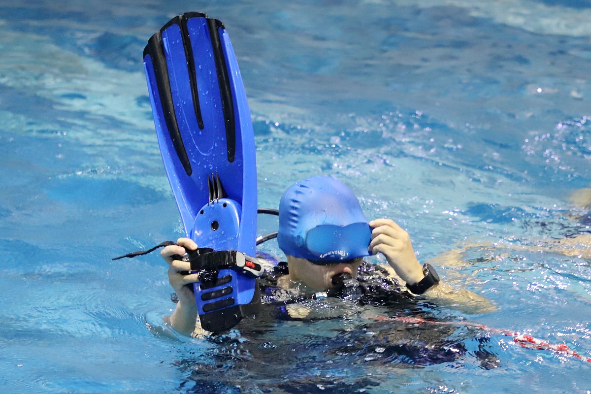 请用自己的语言重新表述下面文本调整文本表达及结构不要改变最终文本意思：项目质量管理目标就是整个项目对于质量所需要达到目标的要求项目质量管理必须有一个目标为了这个目标而开展一系列工作如果没有就会导致项目实施工作胡乱展开耽误工作进度影响工作质量的完成。在整个徐州东部绕越高速公路建设项目施工过程中要建立整体项目的总目标以及分项工作的分目标而对于不同的目标要采取不同的方法进行质量管理。