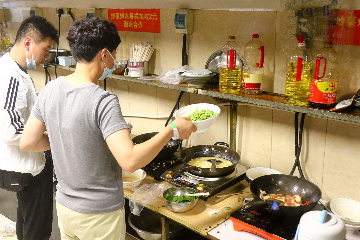 为什么炒菜做不出饭店的味道？