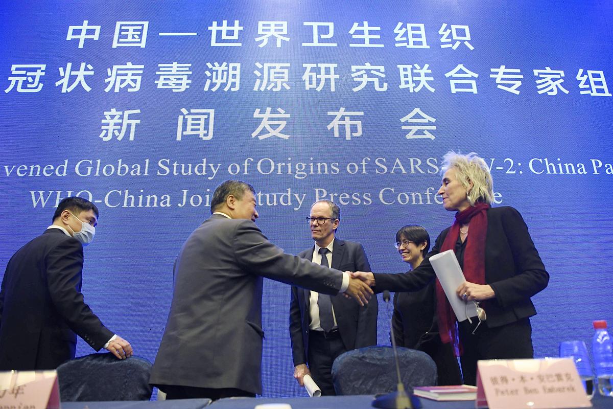 背景：你是护理学跨考公共卫生（重大传染病临床研究方向），考研复试现场，老师正在提问你
问题：大学你最喜欢哪门课（流行病学），说出原因，可以讲杭州在寻找新冠感染时溯源到电梯上的新冠病毒的故事（英文回答+中文回答）