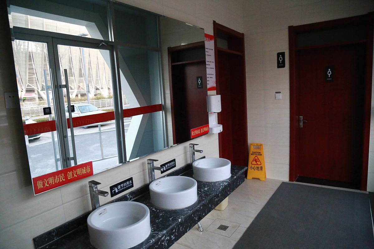 书香雅苑南门急需建公共厕所！居民呼吁改善环境卫生