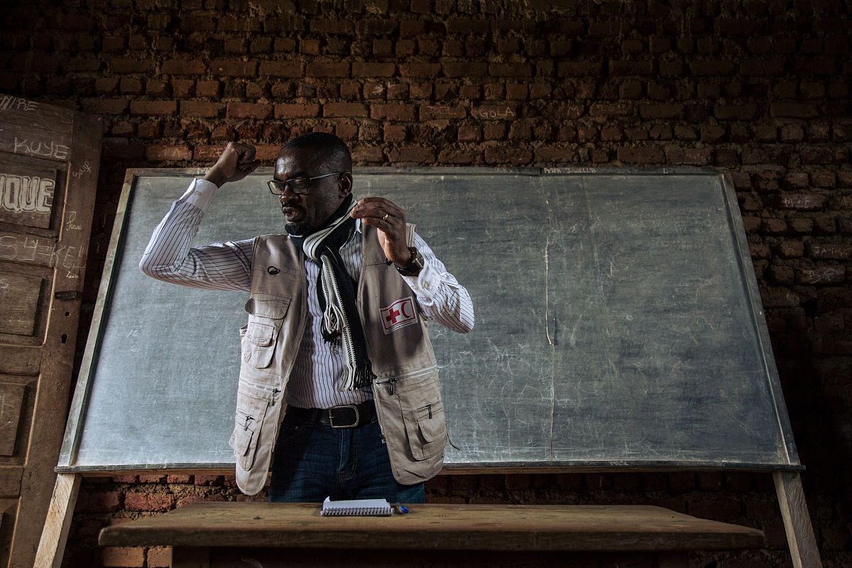 简要介绍实地走访法