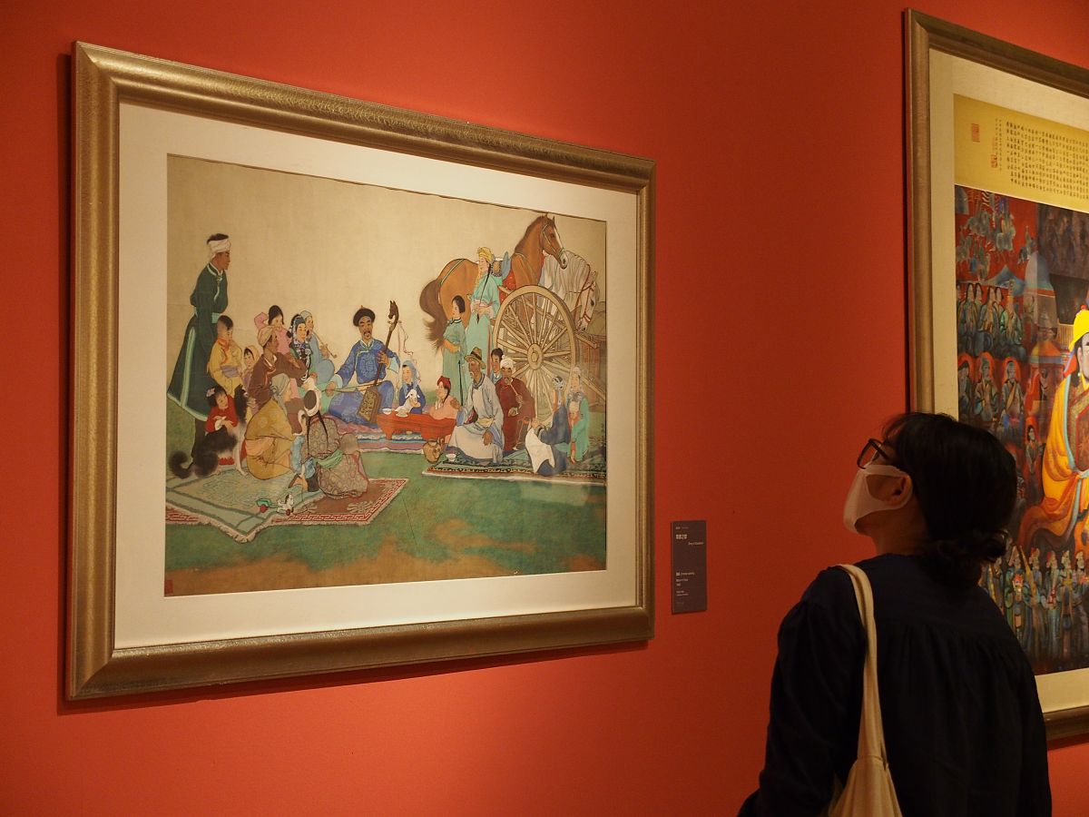 请把下面的这段话翻译成英语：中国各民族的灿烂多样的民间艺术其渊源可以追溯到中华民族的古代文明。远在七八千年前我们的先民就创造了黄河流域仰韶文化的彩陶和长江流域河姆渡文化的玉器等原始艺术。而能够穿越历史时空保留至今的原始艺术又几乎都是以有形物质为依托的或可用现在的名词工艺美术来指称而无形的艺术和依托于速朽物质的艺术如织锦、绘画一类的艺术则无法传至今世。农耕文明是我们现今所说的民间艺术产生和发展的温床