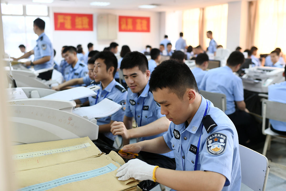 监狱民警如何树立正确的政绩观心得体会800字