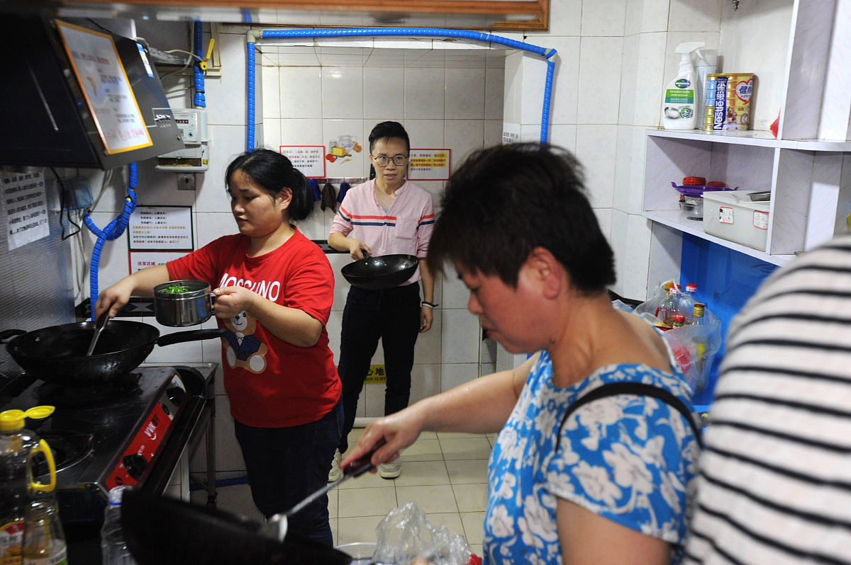 写一个学校断电我部门学生助理协助老师完成学校上课设备检修维护因此晚归我部门向学生工作处情况说明