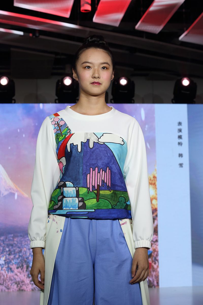 深刻检讨：上课玩手机的错误行为