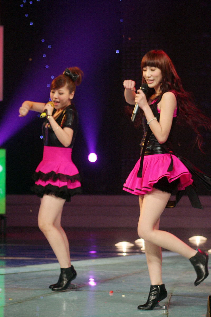 2008年12月23日,湖南长沙,台湾组合黑girl为某电视台节目担任嘉宾.+++