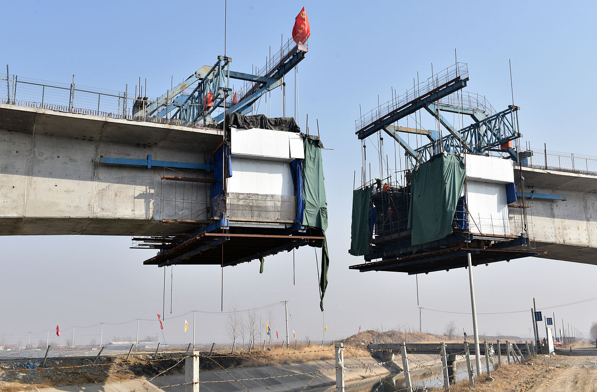 预制梁场：高效优质的现代建筑构件生产基地
