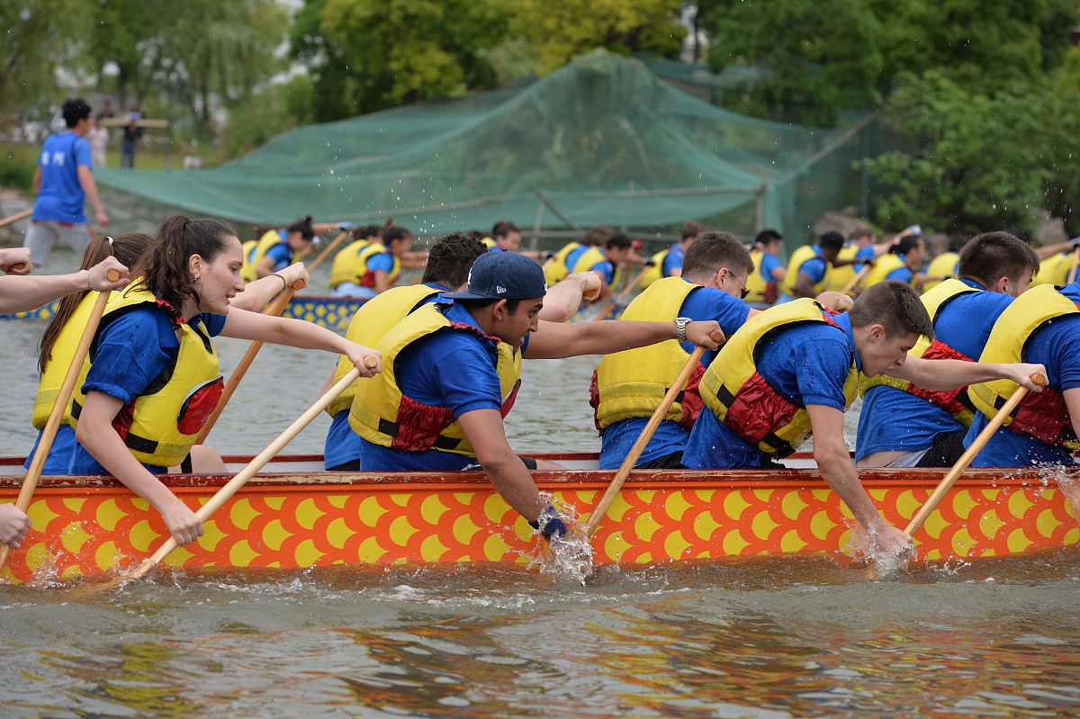 学生会观摩龙舟比赛活动：提升素质、传承文化、锻炼能力