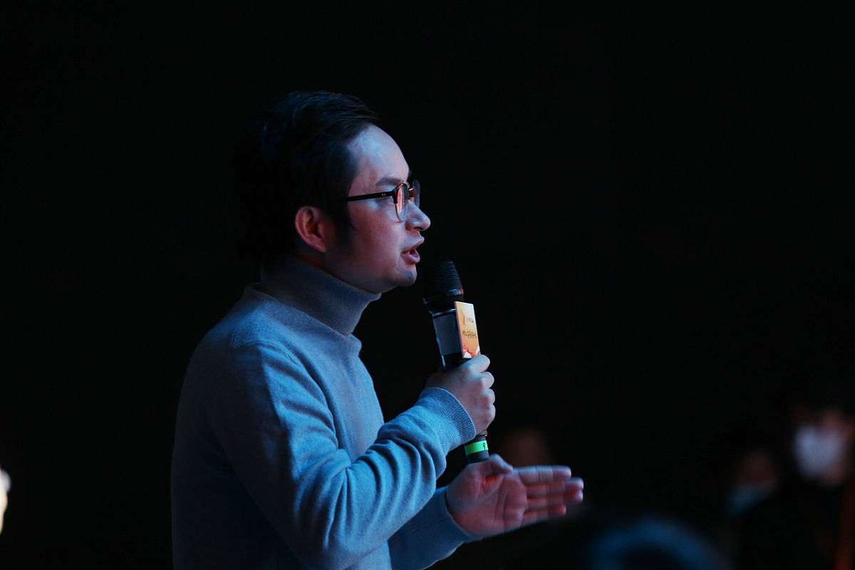 以《中国诗词大会第二季》：诗词爱好者的盛宴为题写一篇1200字文章