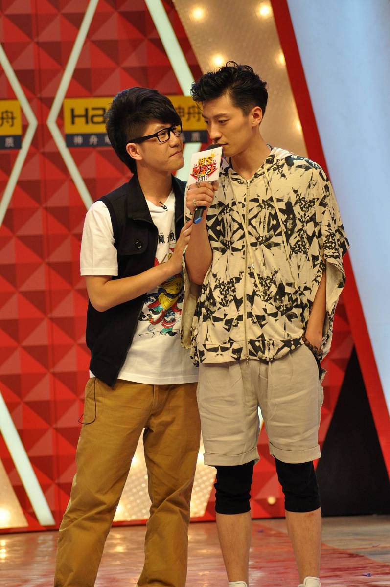 2011年5月26日,上海,搞笑综艺节目《谁是爆笑王》录制.乔任梁+++_+++