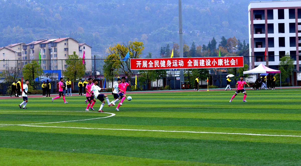 四川省泸州市江阳职业高级中学校航空服务专业是不是热门专业？