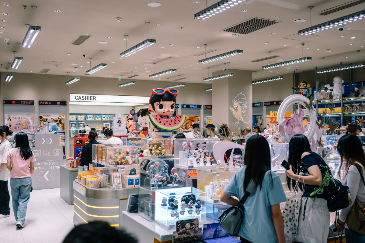 ☆专属盲盒活动结束提醒☆ 注意！本期专属盲盒活动即将于17日235959结束请冒险者们在截止时间内及时使用限时道具盲盒券若有剩余盲盒券将在活动结束后自动回收~ 兑换商店将于同一时间关闭精美时装海滨热梦等其他奖励待您获取机会难得喜欢的小伙伴千万不要错过哟~ 调整下这个公告