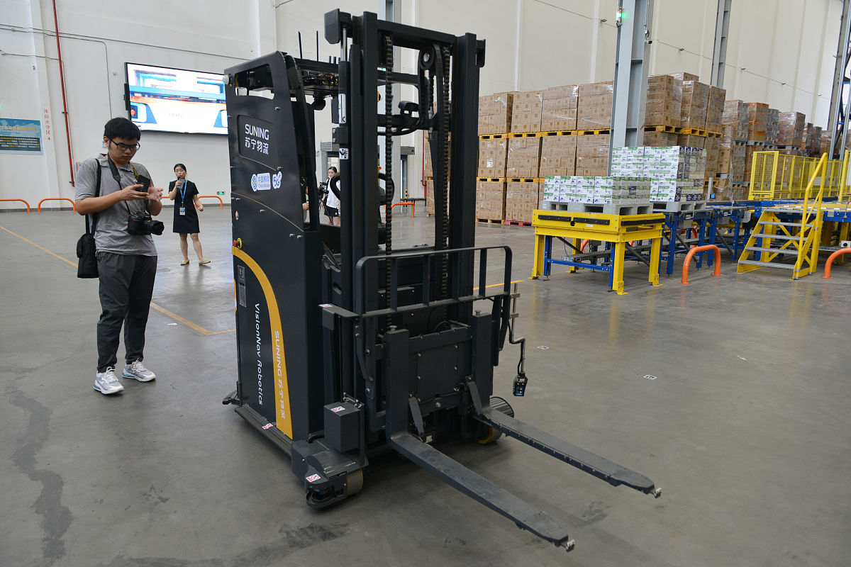 关于电动堆高车的载重能力的500字文章