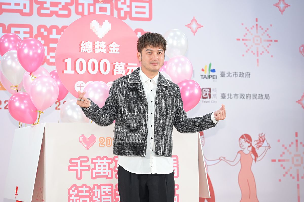 请将这段话改写通过调整语序、增减字数、替换同义词等方式避免与原文出现连续5个字相同的句子使这段话更加具有逻辑符合论文的规范。这个制度应该明确员工晋升的途径和步骤确立晋升过程中的具体考评标准以及晋升通过后的考核评价等。