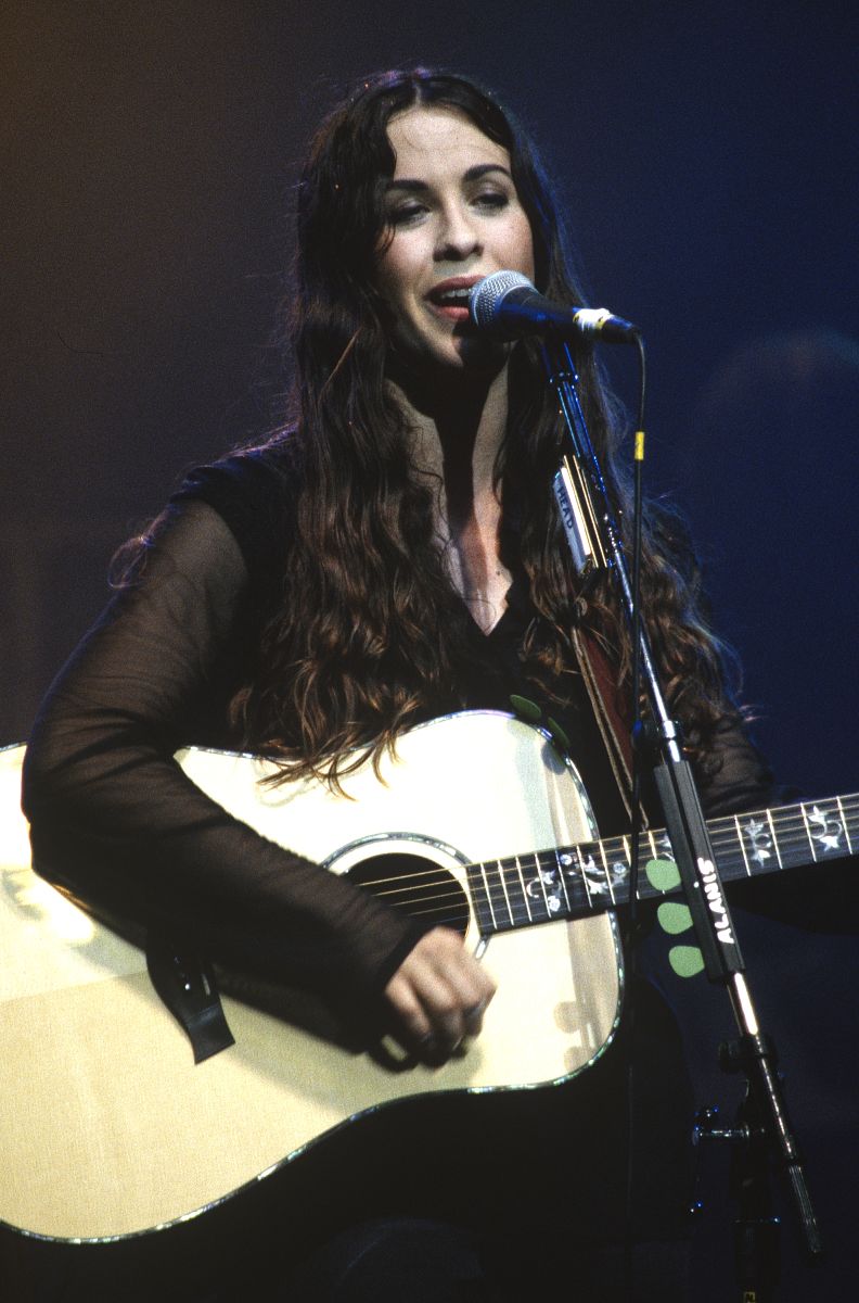 Lana Del Rey：美国民谣歌手，情感叙事大师
