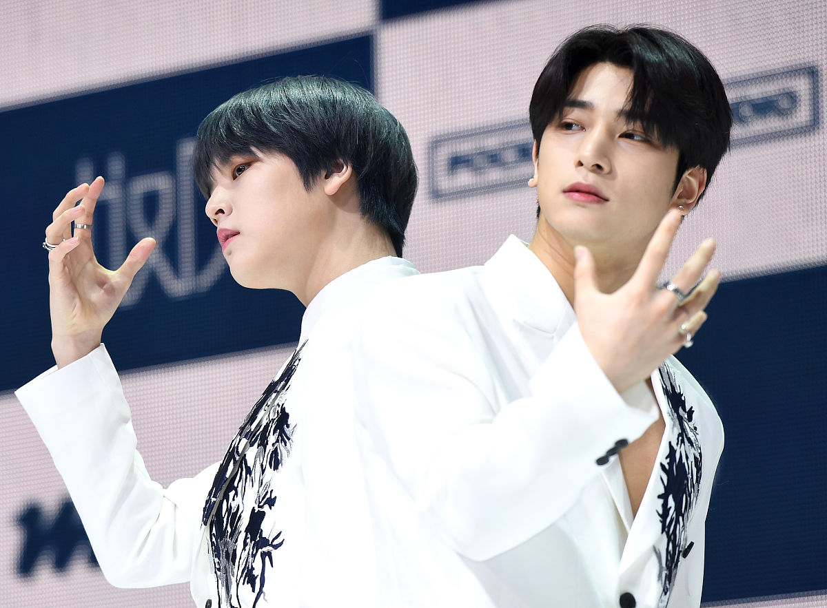 2020年4月21日,首尔,明星举行了h&d组合专辑《soulmate》的发布会.h&d