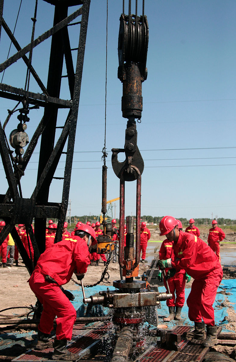 钻井平台固井操作手是干什么的