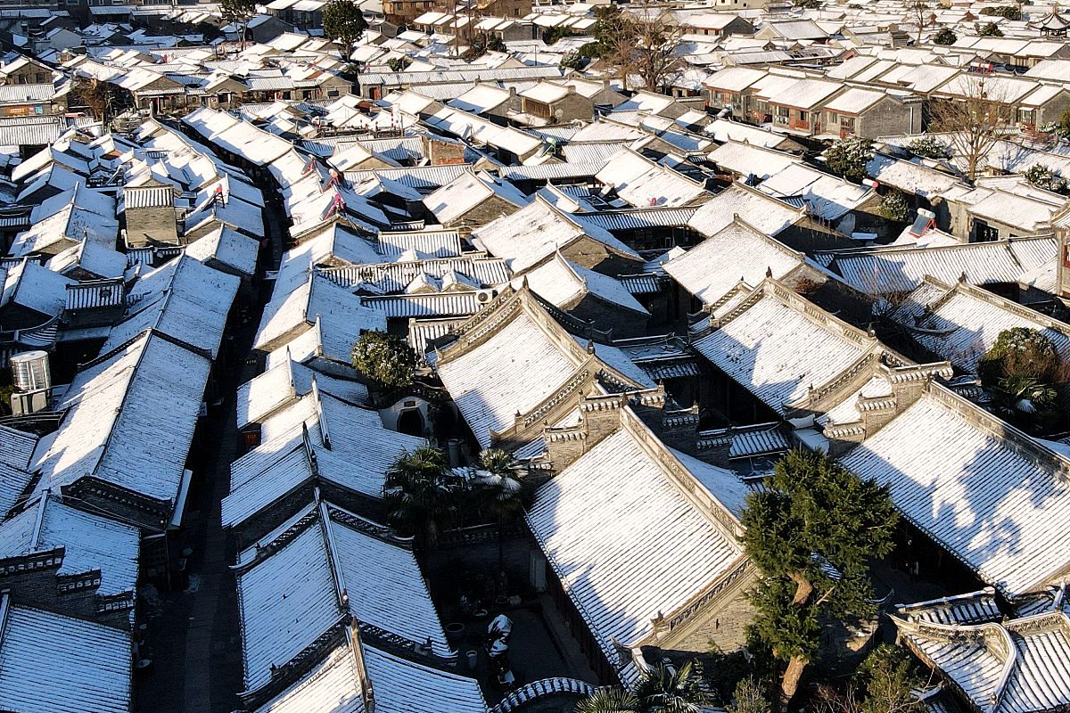 2020年12月30日,航拍雪后的江苏省如皋市<strong>东</strong>大街历史文化街区.