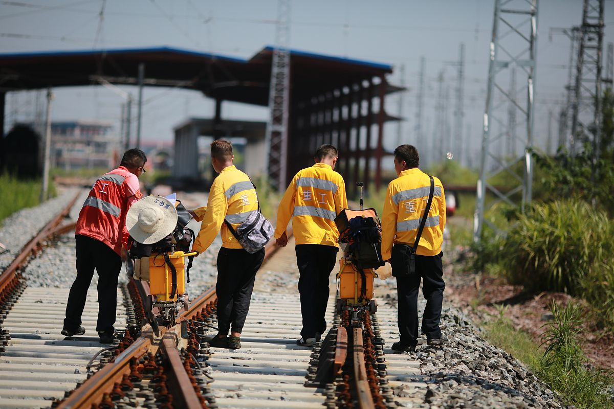成都铁路工程学校铁道施工与养护专业怎么样？好就业吗？