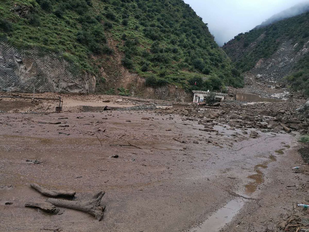 西藏林芝市波密县发生3.0级地震，震源深度10公里