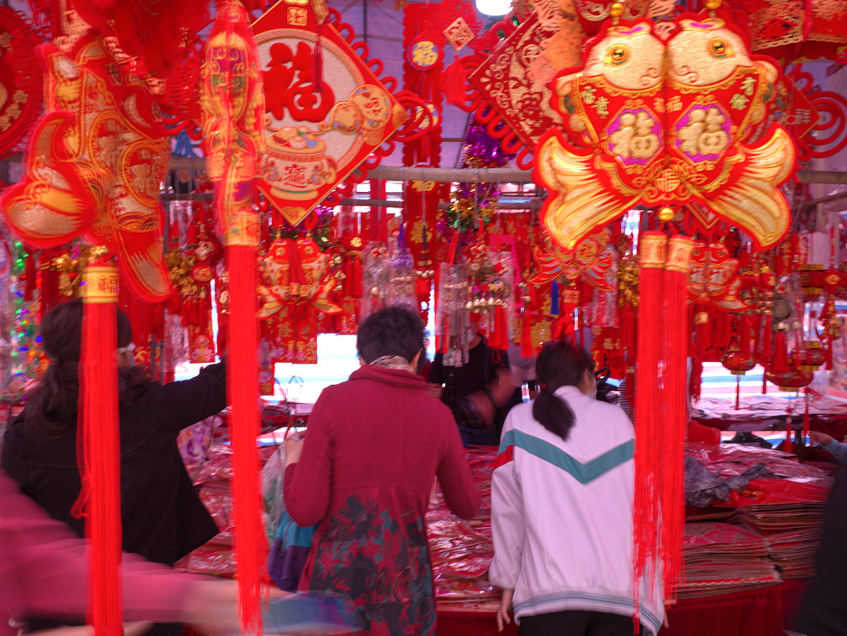 广州春节习俗：从年廿三到元宵节，体验羊城浓浓年味