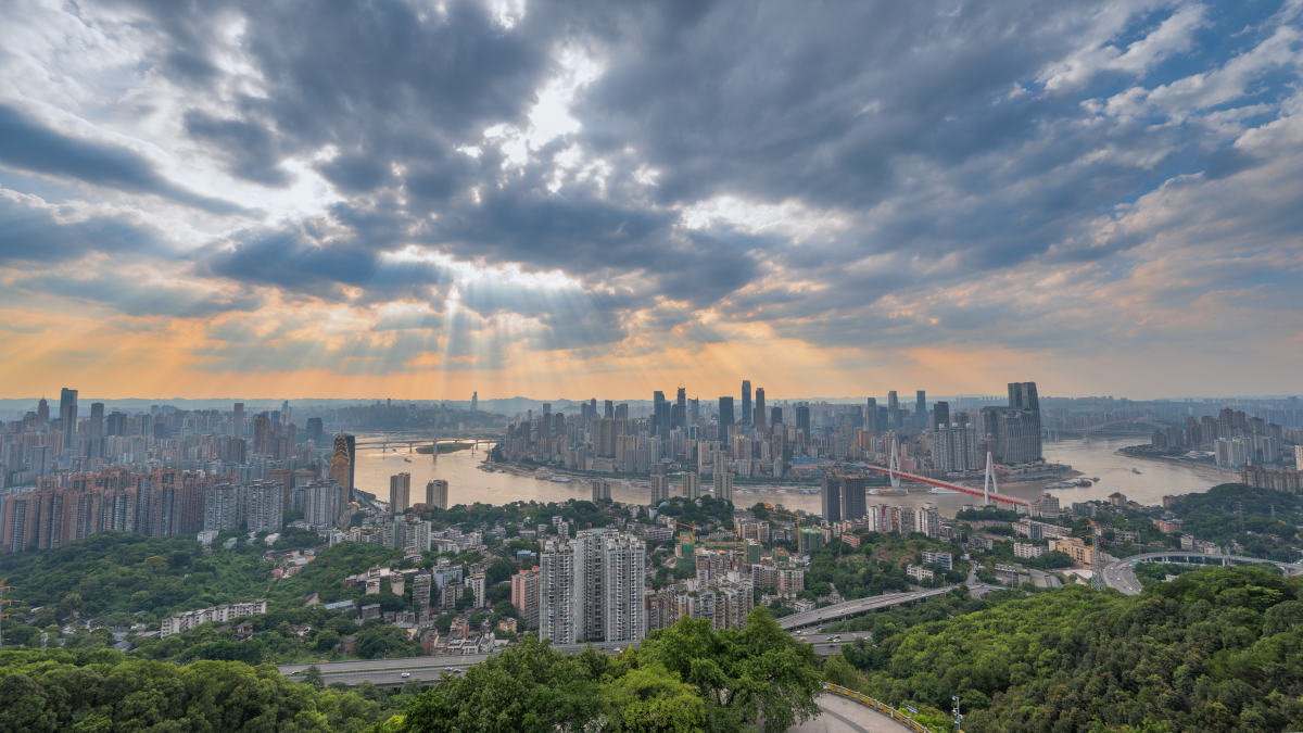 夏日炎炎,重庆再次拉响高温橙色预警,长寿区,巴南区,渝北区等多地气温