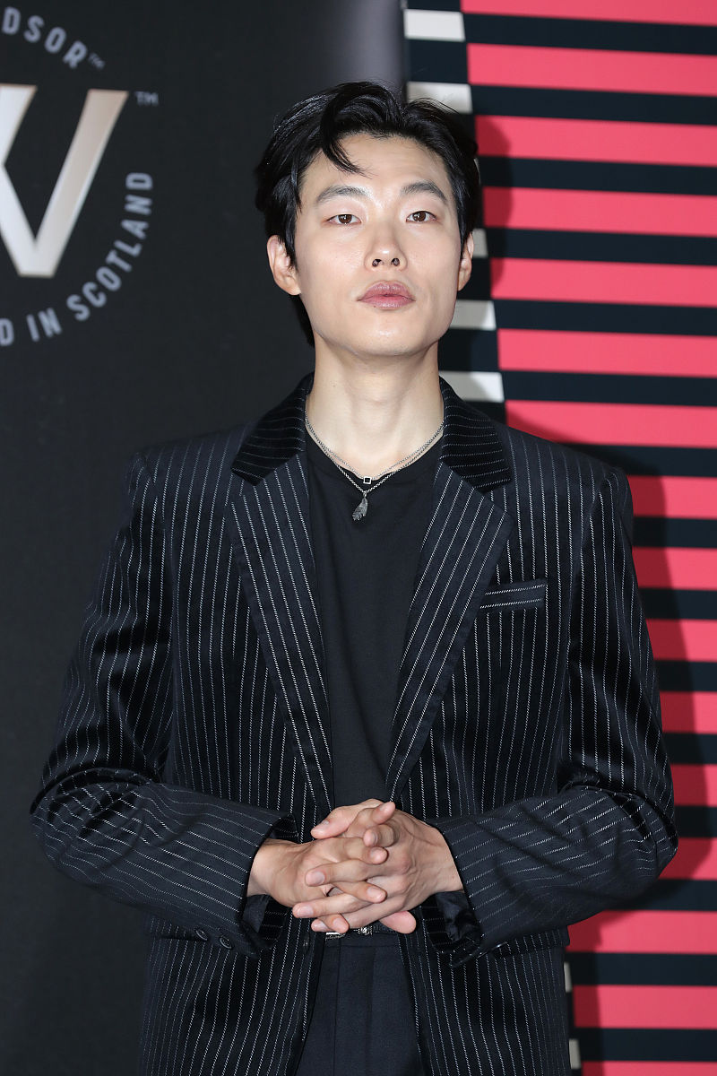 2021年11月18日,首尔,柳俊烈亮相diageo korea 'w by windsor' 发布会