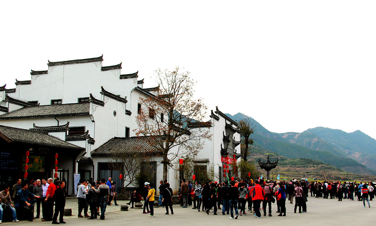 写一篇五一旅游好去处：推荐几个适合户外爱好者旅游的景点