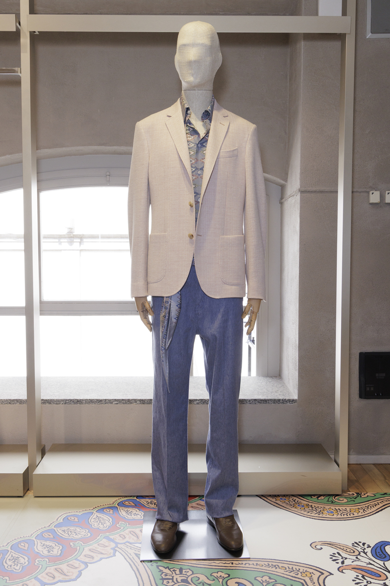 G2000: Your Destination for Professional Career Wear in Asia