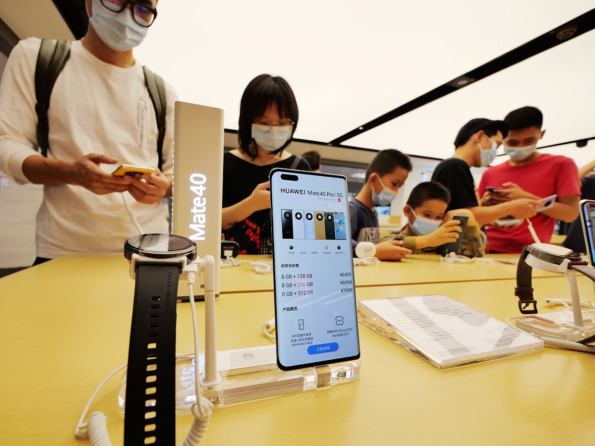 mate40pro录像的时候变焦1倍会有声音 是怎么回事