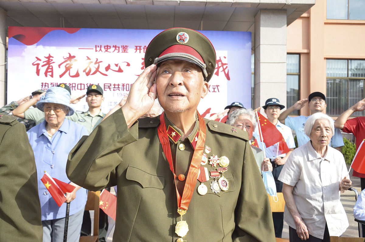 55岁退役老兵李明：平凡生活中的坚韧与奉献