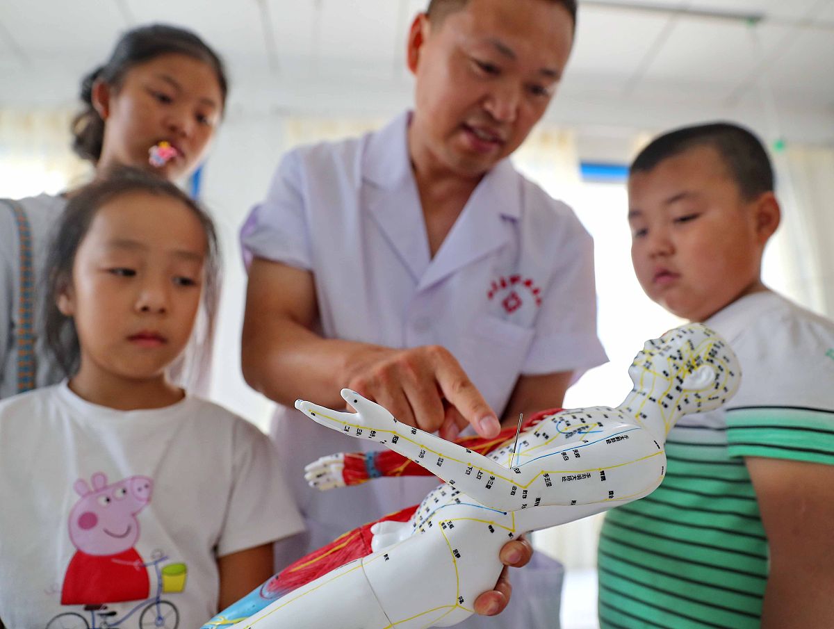 秦皇岛卫校专业：学什么最前途？2022年热门专业推荐