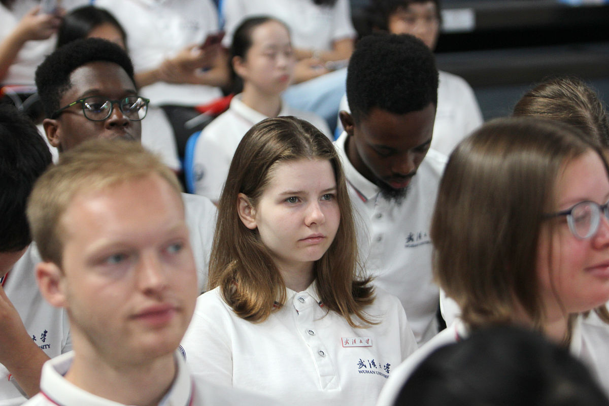 《歌唱祖国》：起源、发展、传承与影响