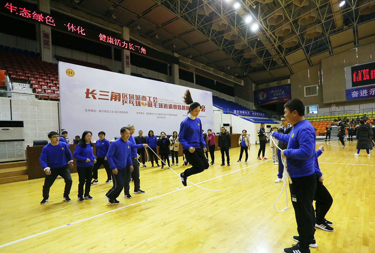外联部工作汇报：积极筹备校级篮球赛赞助
