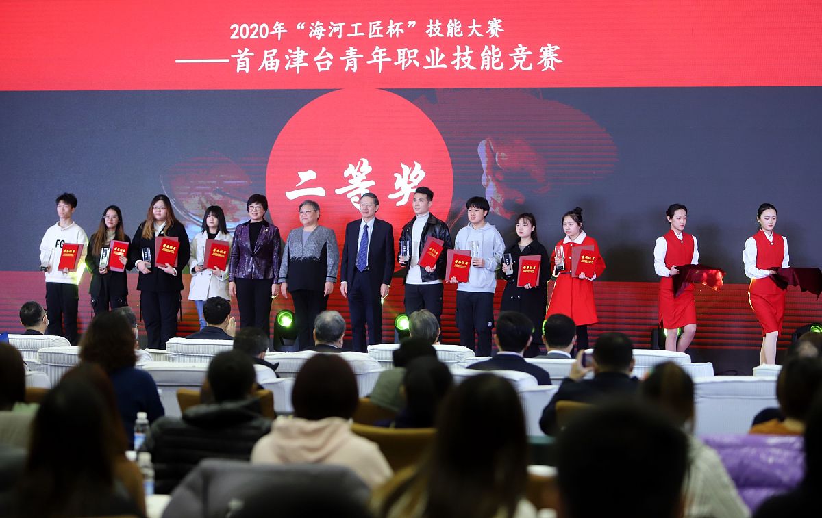 达州职业技术学院优秀校友演讲：激励新生不断前进