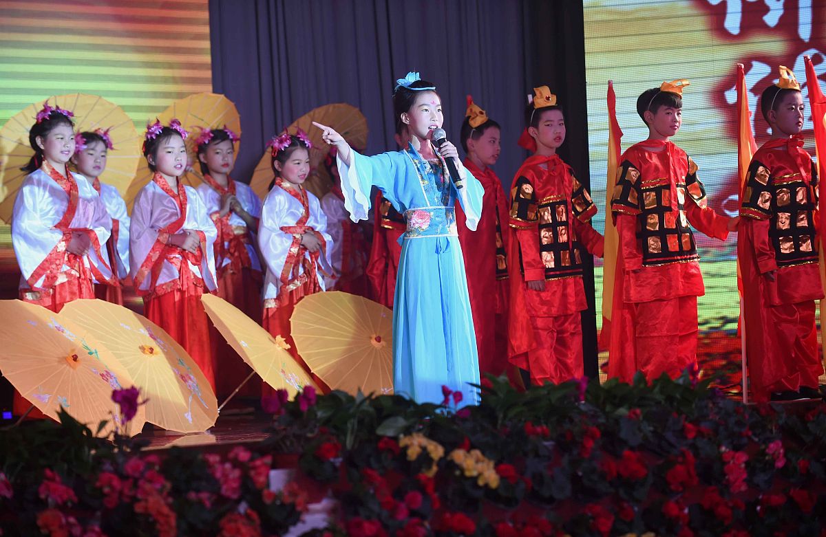 请你帮我写一个25中《中小学德育工作指南》实施方案