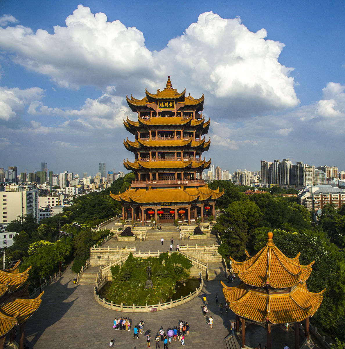 黄鹤楼香烟包装特点解析：高贵典雅，寓意吉祥