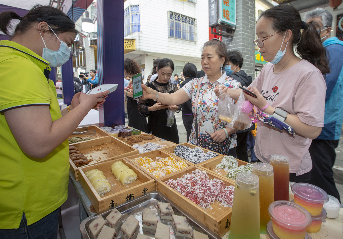 联合社区举办暑假儿童食品安全宣传活动，倡导健康成长