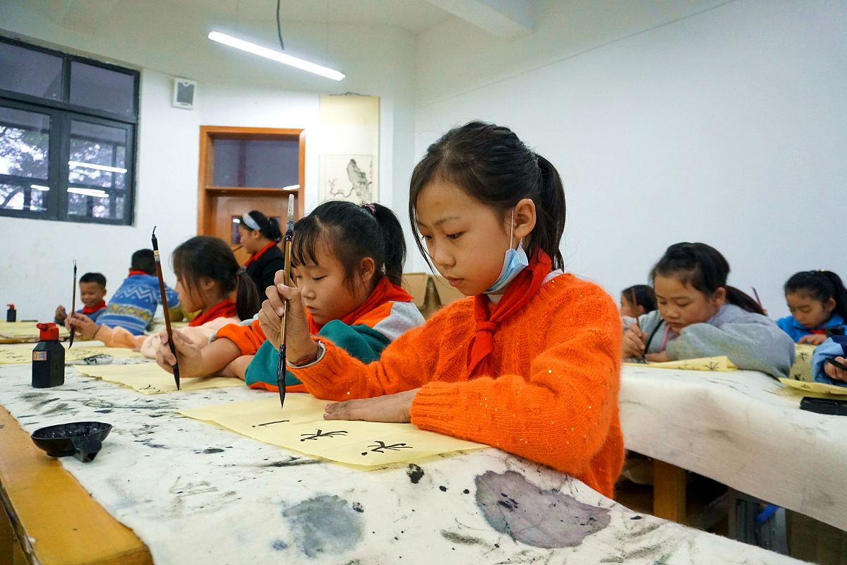 2021年11月29日,贵州省黔东南苗族侗族自治州从江县城关第三小学的学